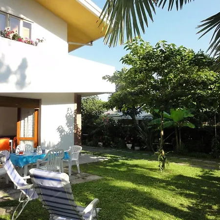 Terraced With Outdoor Fireplace ヴィラ *