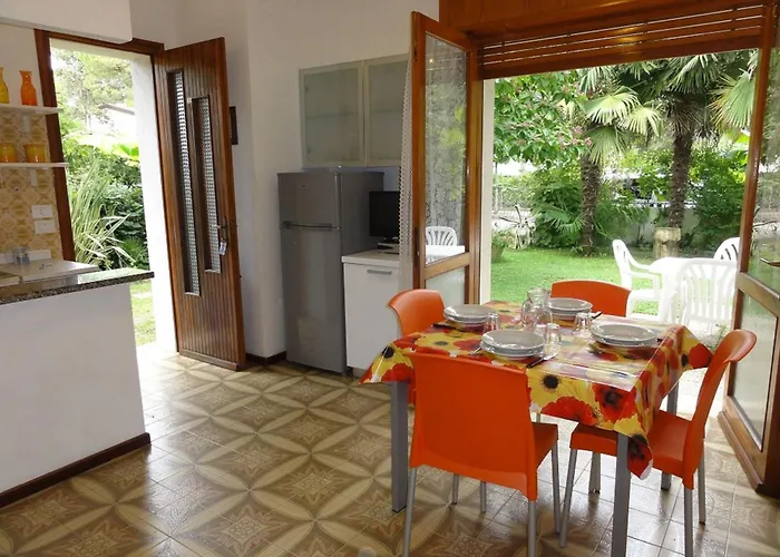 Вілла Terraced With Outdoor Fireplace *